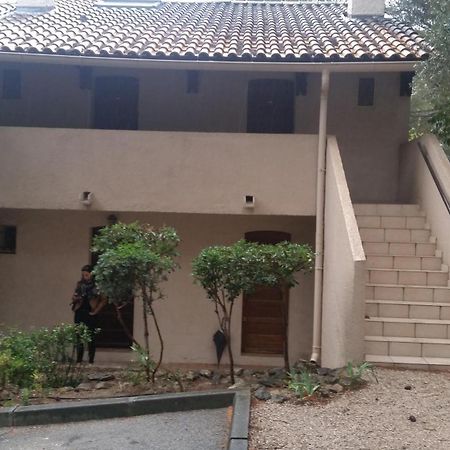 Charmant Studio 2A4 Pers Avec Jardin Et Place De Parking Situe A 5 Min A Pied De La Mer Bandol Ngoại thất bức ảnh