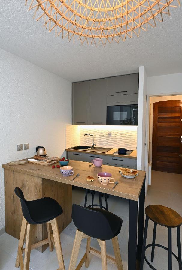 Charmant Studio 2A4 Pers Avec Jardin Et Place De Parking Situe A 5 Min A Pied De La Mer Bandol Ngoại thất bức ảnh