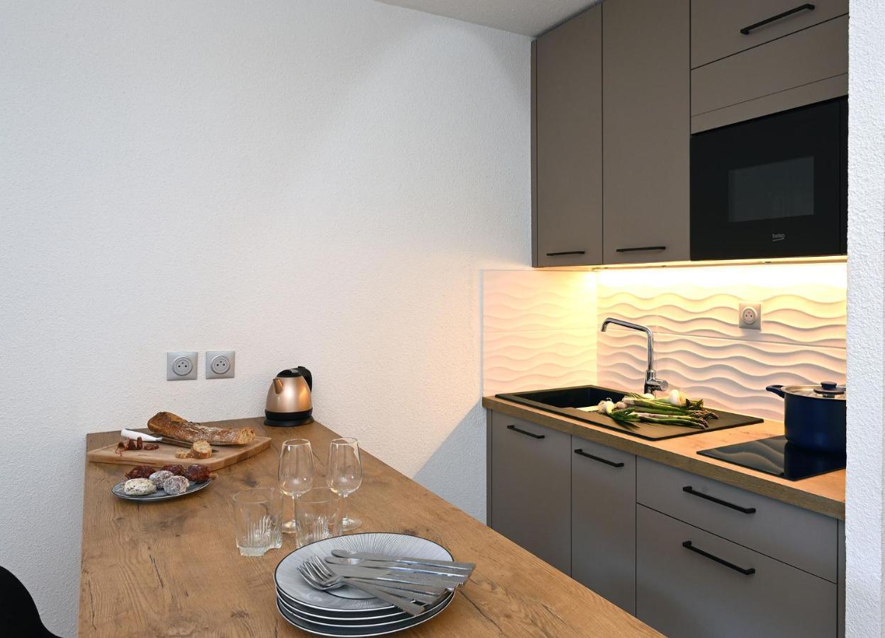 Charmant Studio 2A4 Pers Avec Jardin Et Place De Parking Situe A 5 Min A Pied De La Mer Bandol Ngoại thất bức ảnh