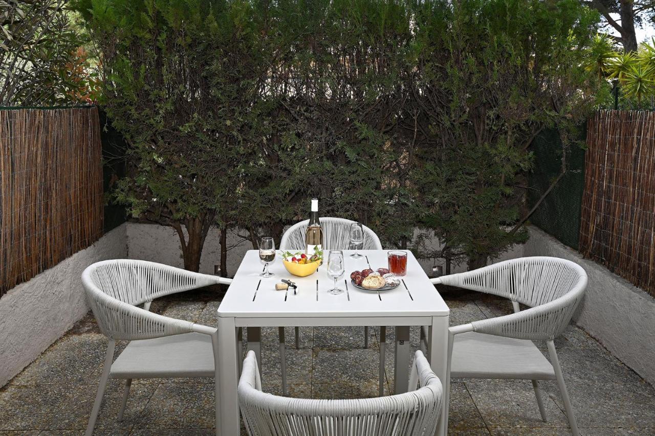 Charmant Studio 2A4 Pers Avec Jardin Et Place De Parking Situe A 5 Min A Pied De La Mer Bandol Ngoại thất bức ảnh