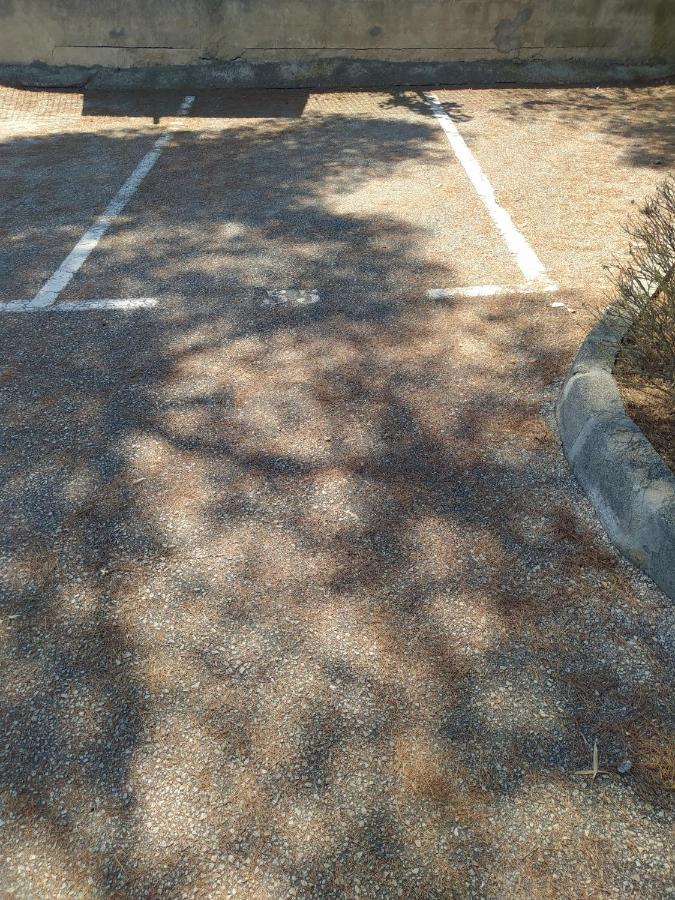 Charmant Studio 2A4 Pers Avec Jardin Et Place De Parking Situe A 5 Min A Pied De La Mer Bandol Ngoại thất bức ảnh