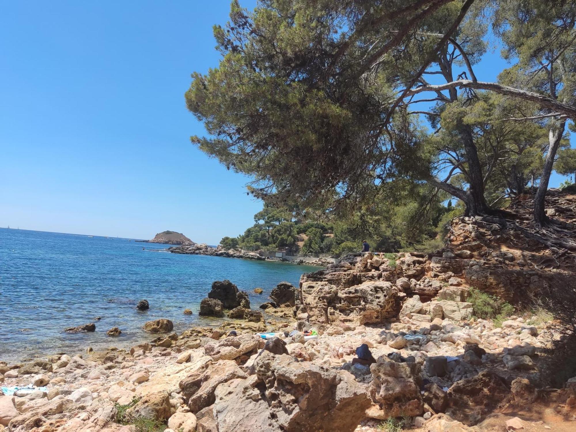 Charmant Studio 2A4 Pers Avec Jardin Et Place De Parking Situe A 5 Min A Pied De La Mer Bandol Ngoại thất bức ảnh